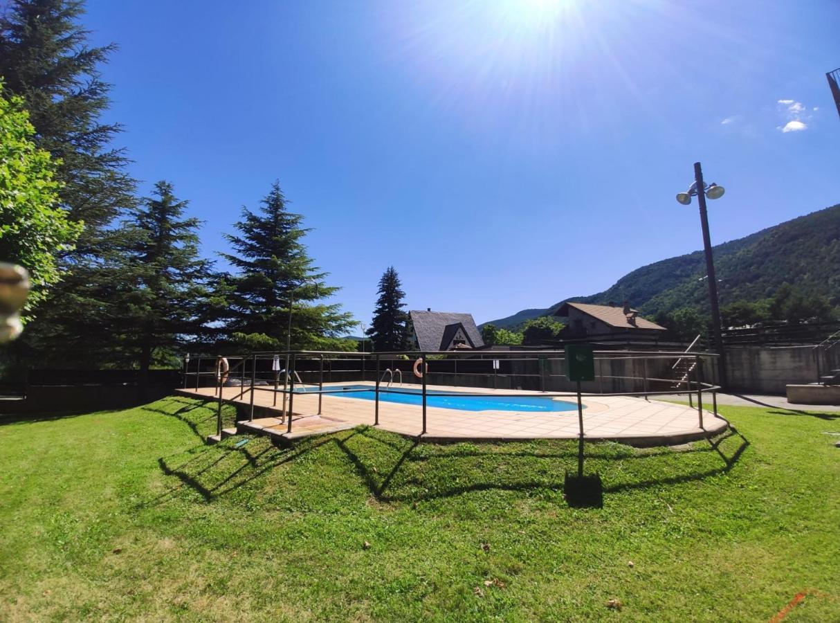 Apartamento Montes De Villanua Luaran gambar