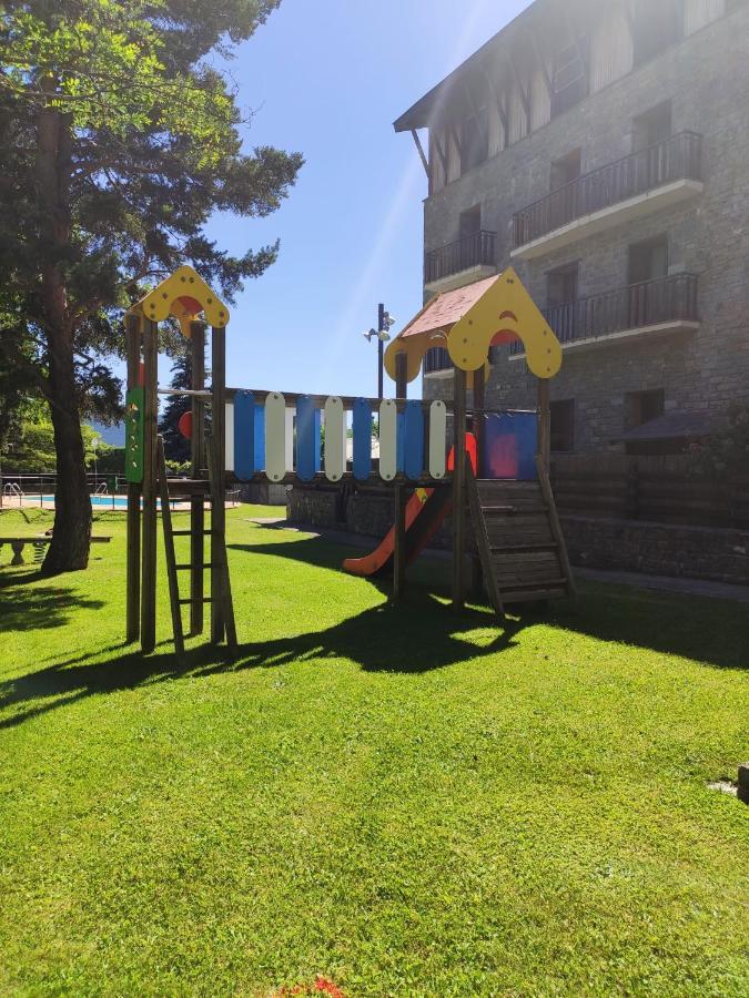 Apartamento Montes De Villanua Luaran gambar