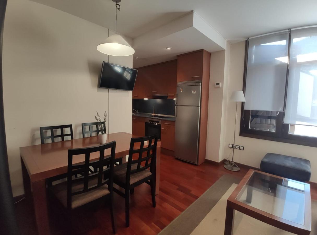 Apartamento Montes De Villanua Luaran gambar